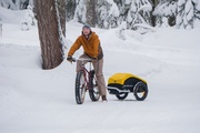 Alternative zum Lastenrad: Ein Anhänger ist flexibel, kommt nur ans Bike, wenn er gebraucht wird