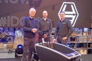 Firmengruender Jorrit Kreek mit Vertriebsleiter Henning Thomas und DACH-Verkaufsleiter Andreas Geiger (von links).