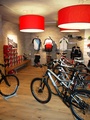 Im Show Room gibt Specialized einige Beispiele für gelungene Ladengestaltung.