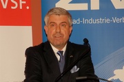 Bernhard Lange, in seiner Funktion unter anderem als Präsident des ZIV, forderte von der Politik große Strategien in Sachen Radverkehr. Doch das funktioniere nur, wenn man daraus eine Chefsache mache.