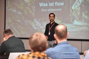 Dr. Simon Sirch erklärte die  Welt des Flows