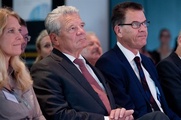 Antje von Dewitz an der Seite von Bundespräsident Joachim Gauck und Bundesminister Dr. Gerd Müller